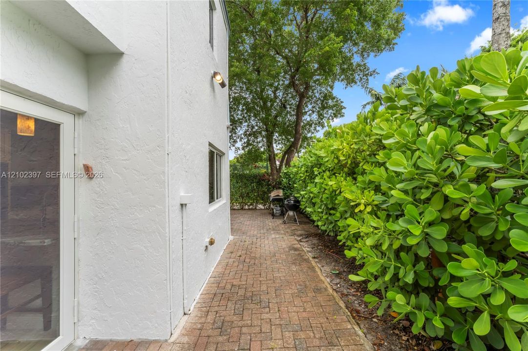 En Venta: $1,800,000 (5 camas, 5 baños, 4881 Pies cuadrados)