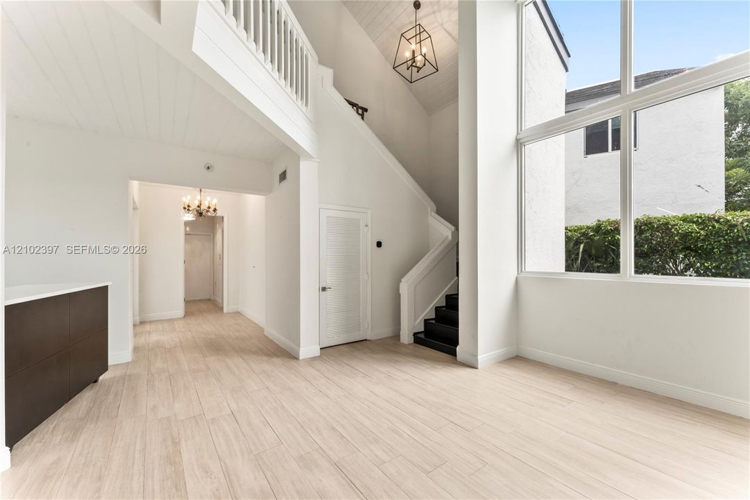 En Venta: $1,800,000 (5 camas, 5 baños, 4881 Pies cuadrados)