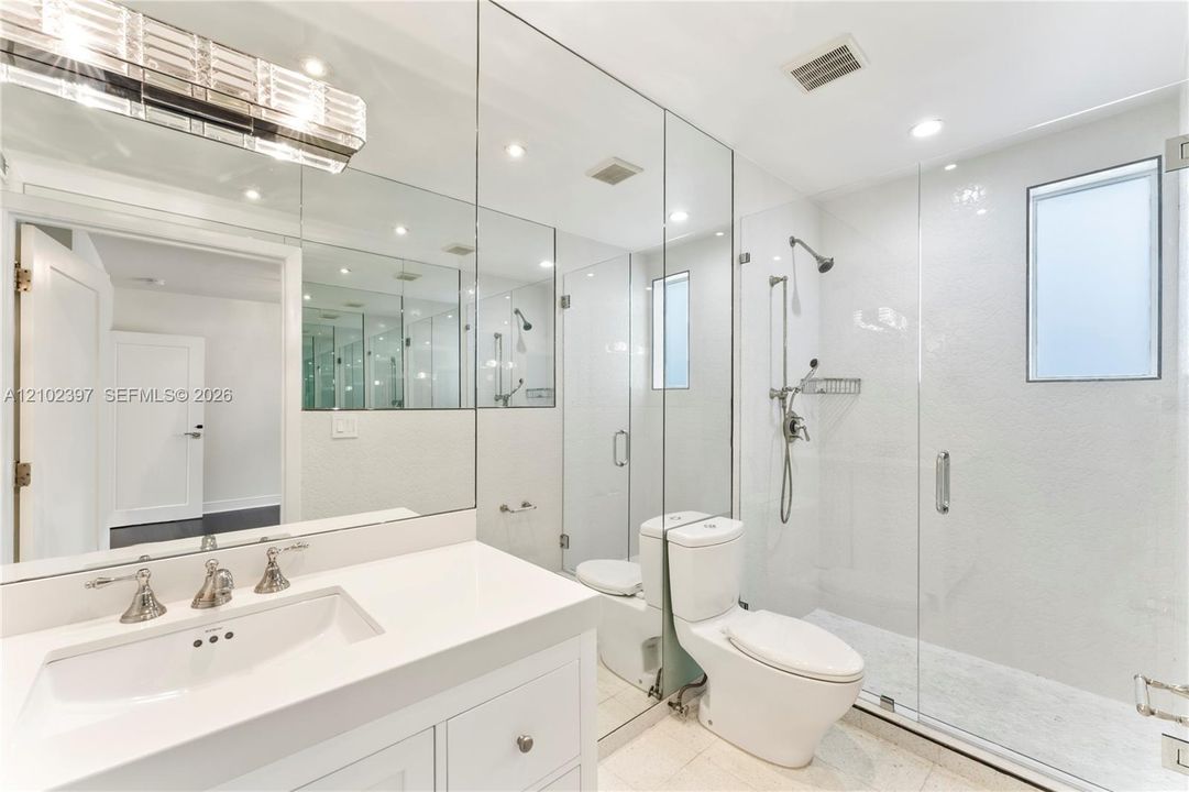 En Venta: $1,800,000 (5 camas, 5 baños, 4881 Pies cuadrados)