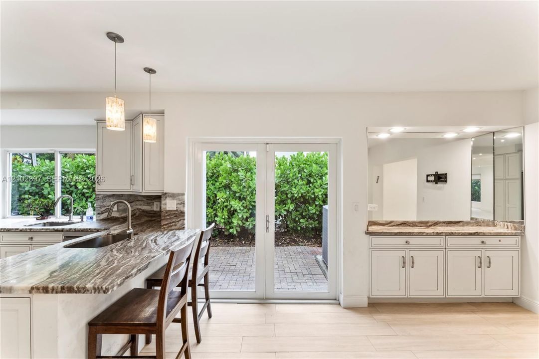 En Venta: $1,800,000 (5 camas, 5 baños, 4881 Pies cuadrados)