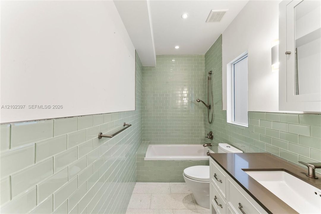 En Venta: $1,800,000 (5 camas, 5 baños, 4881 Pies cuadrados)