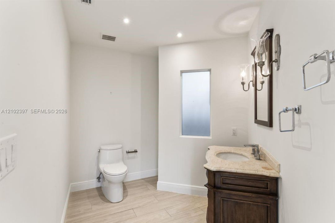 En Venta: $1,800,000 (5 camas, 5 baños, 4881 Pies cuadrados)