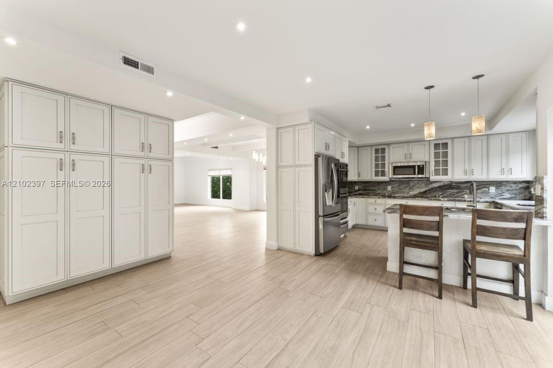 En Venta: $1,800,000 (5 camas, 5 baños, 4881 Pies cuadrados)