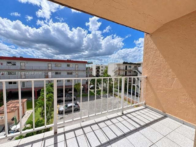 В аренду: $2,700 (3 спален, 2 ванн, 980 Квадратных фут)