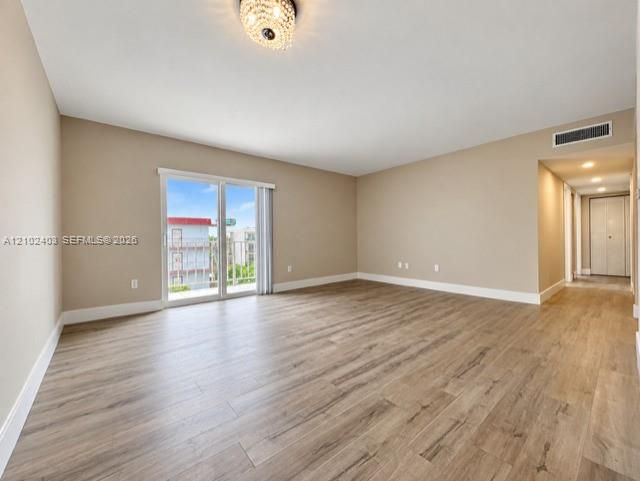 В аренду: $2,700 (3 спален, 2 ванн, 980 Квадратных фут)