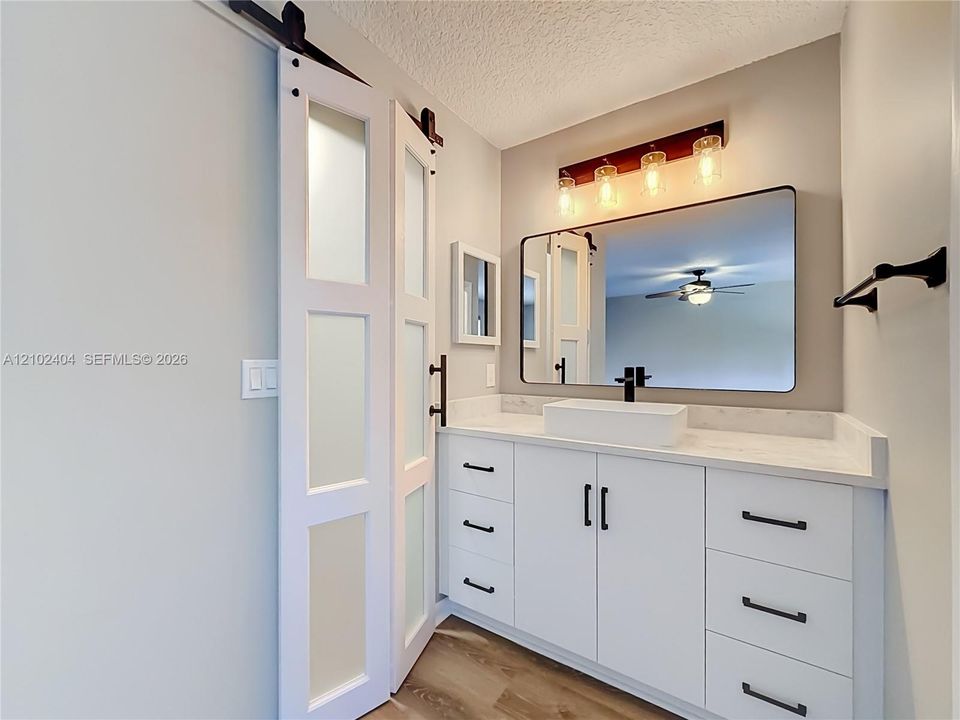 В аренду: $3,900 (3 спален, 3 ванн, 1785 Квадратных фут)