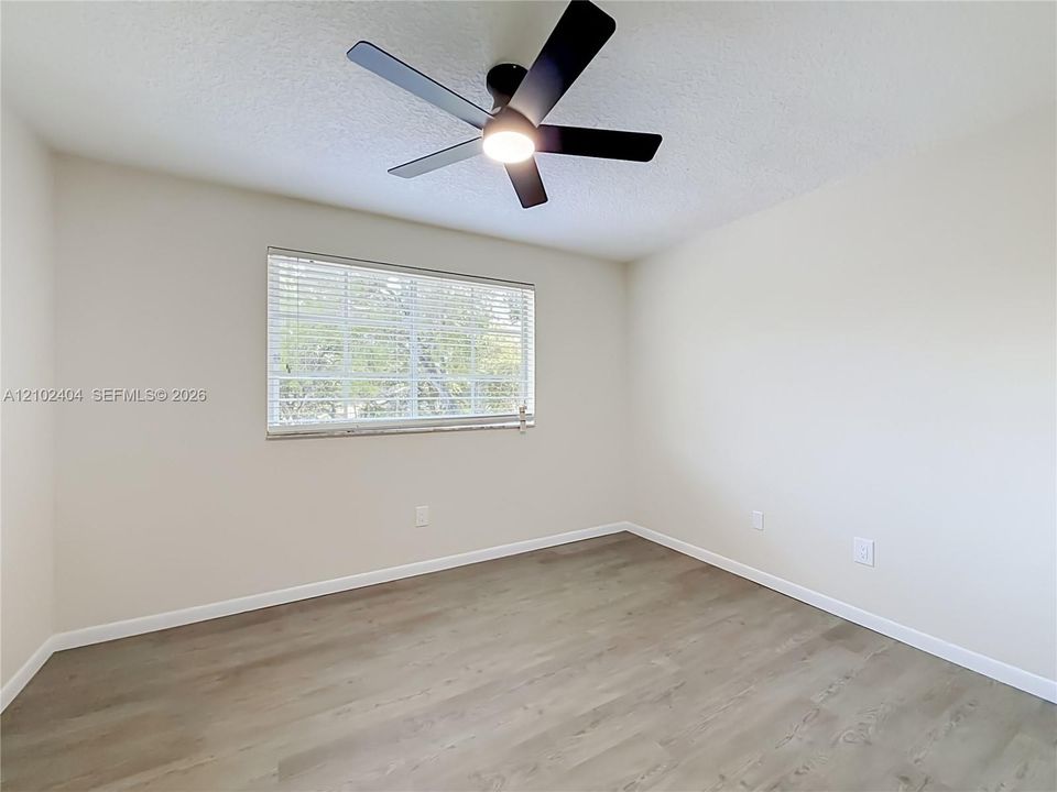 В аренду: $3,900 (3 спален, 3 ванн, 1785 Квадратных фут)