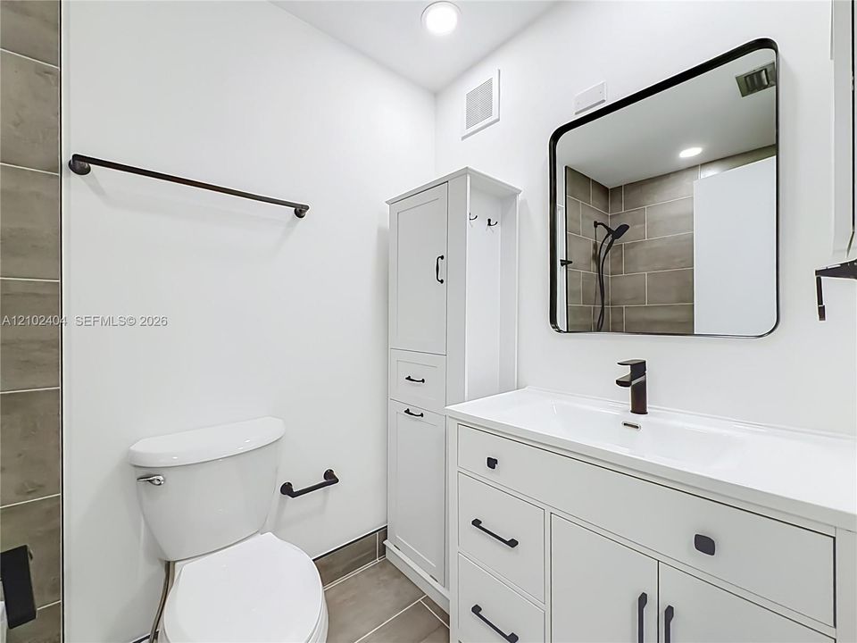 В аренду: $3,900 (3 спален, 3 ванн, 1785 Квадратных фут)