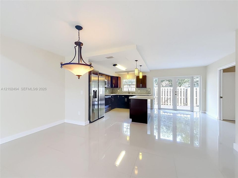 В аренду: $3,900 (3 спален, 3 ванн, 1785 Квадратных фут)
