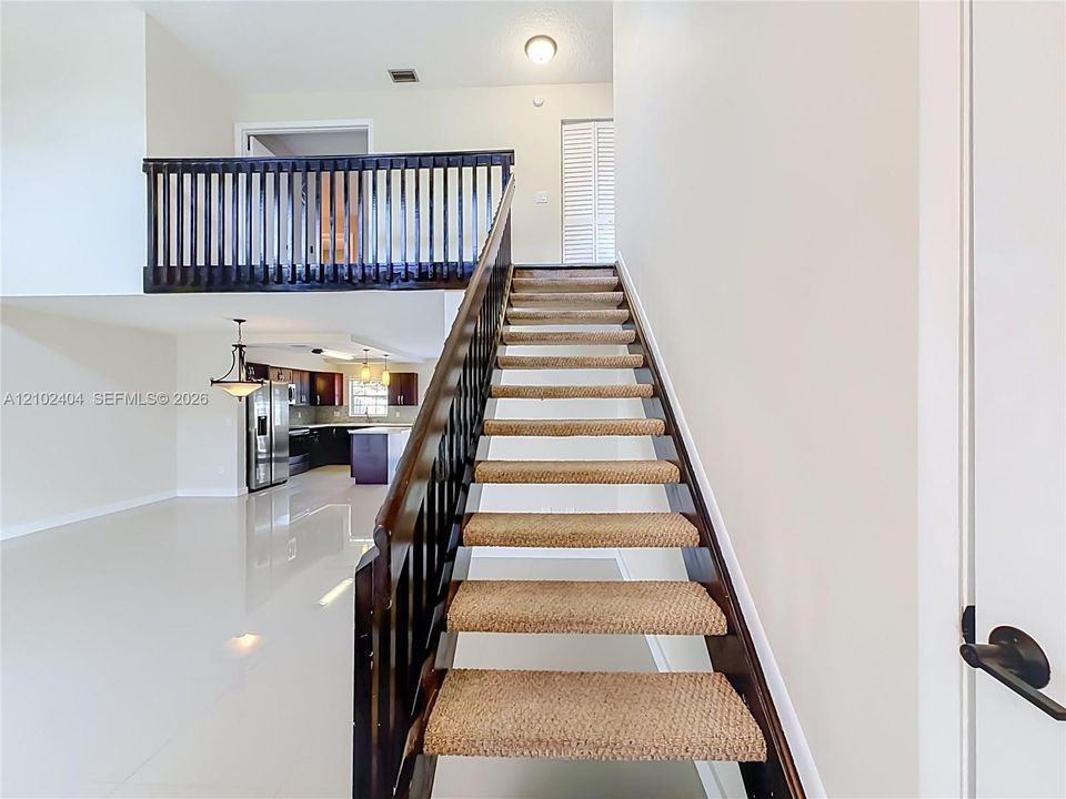 В аренду: $3,900 (3 спален, 3 ванн, 1785 Квадратных фут)