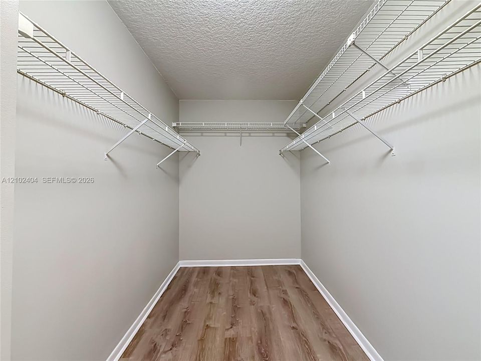 В аренду: $3,900 (3 спален, 3 ванн, 1785 Квадратных фут)