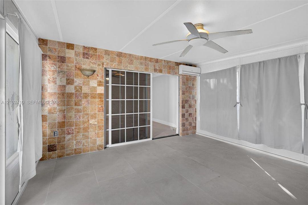 En Venta: $950,000 (5 camas, 4 baños, 2466 Pies cuadrados)