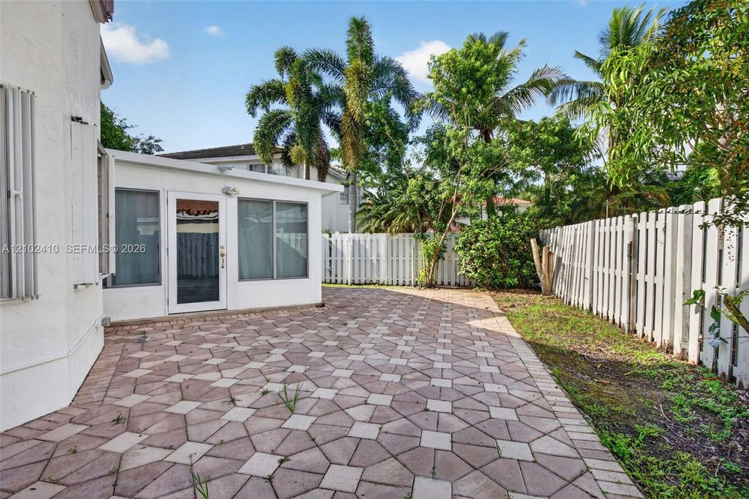 En Venta: $950,000 (5 camas, 4 baños, 2466 Pies cuadrados)