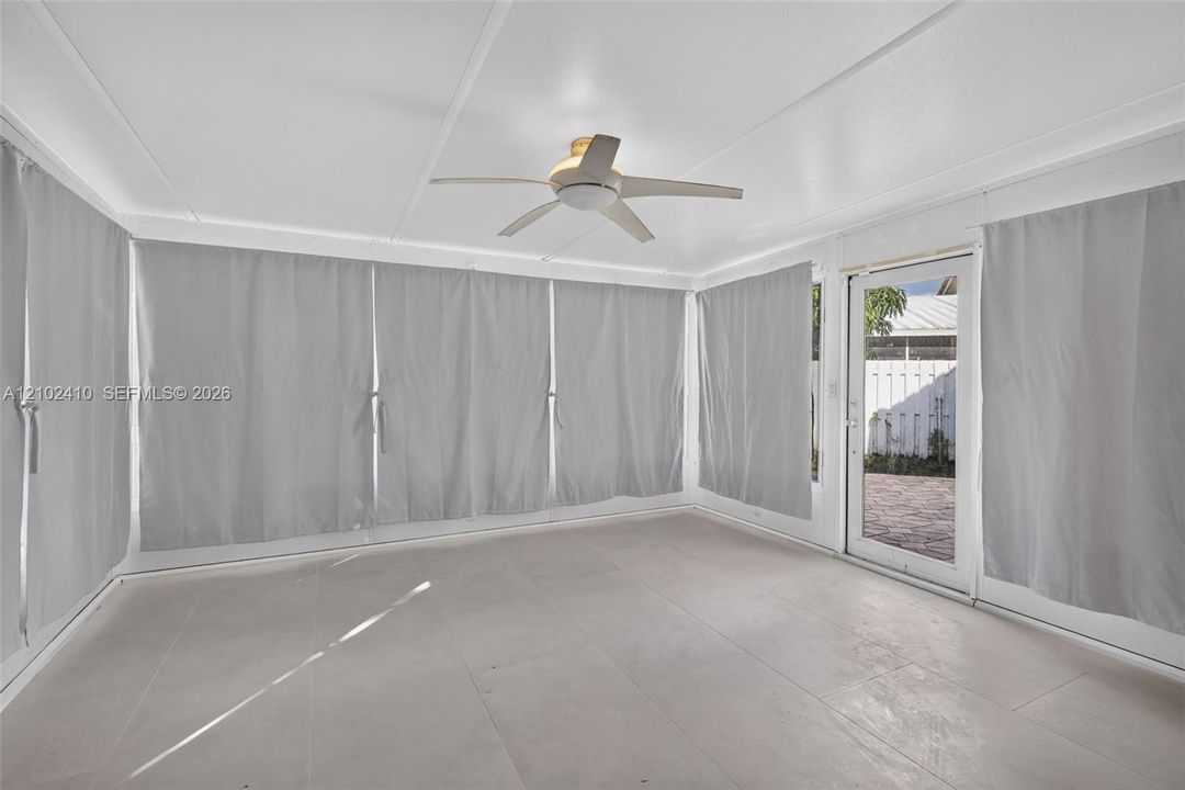 En Venta: $950,000 (5 camas, 4 baños, 2466 Pies cuadrados)