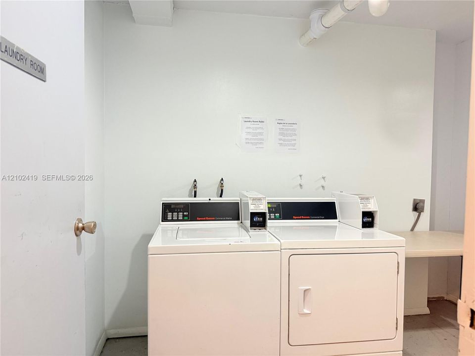 For Rent: $2,100 (1 beds, 1 baths, 900 Square Feet)