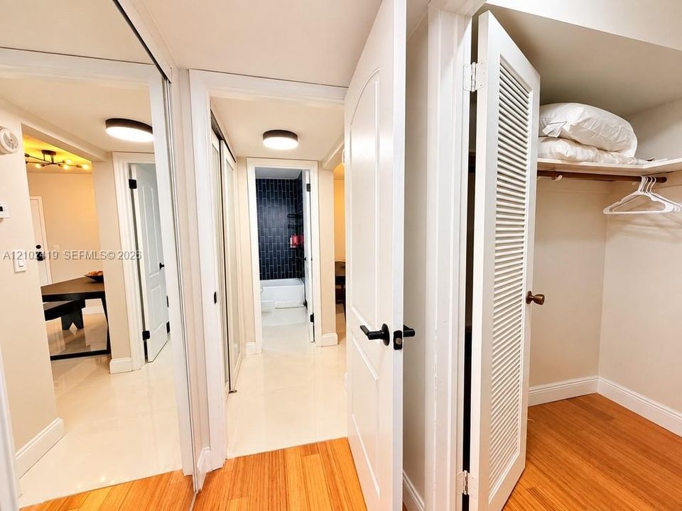 For Rent: $2,100 (1 beds, 1 baths, 900 Square Feet)