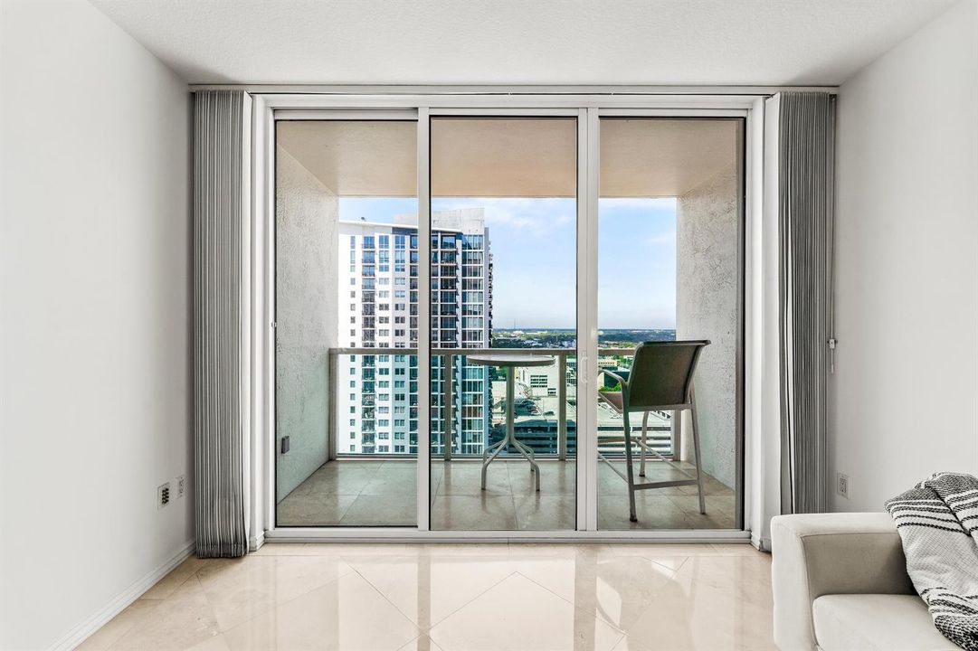 020-350Southeast2ndStreet-Unit2480-FortL