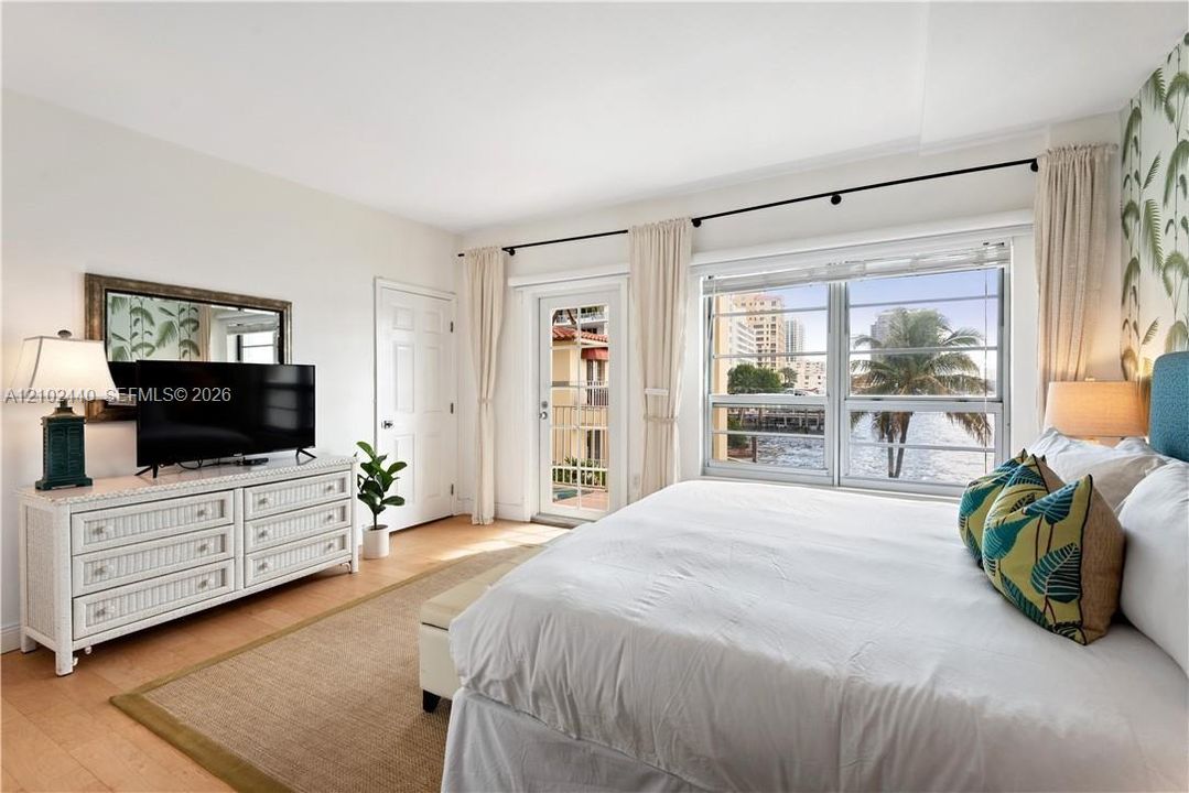 En Venta: $875,000 (2 camas, 2 baños, 946 Pies cuadrados)