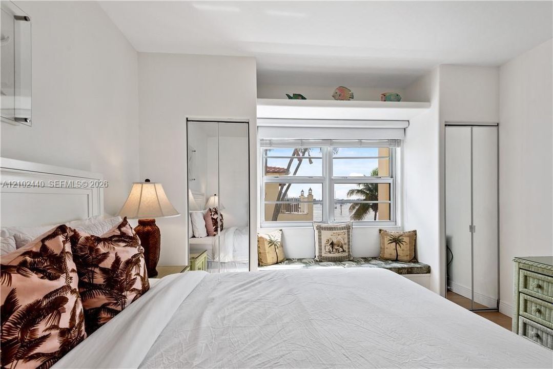 En Venta: $875,000 (2 camas, 2 baños, 946 Pies cuadrados)
