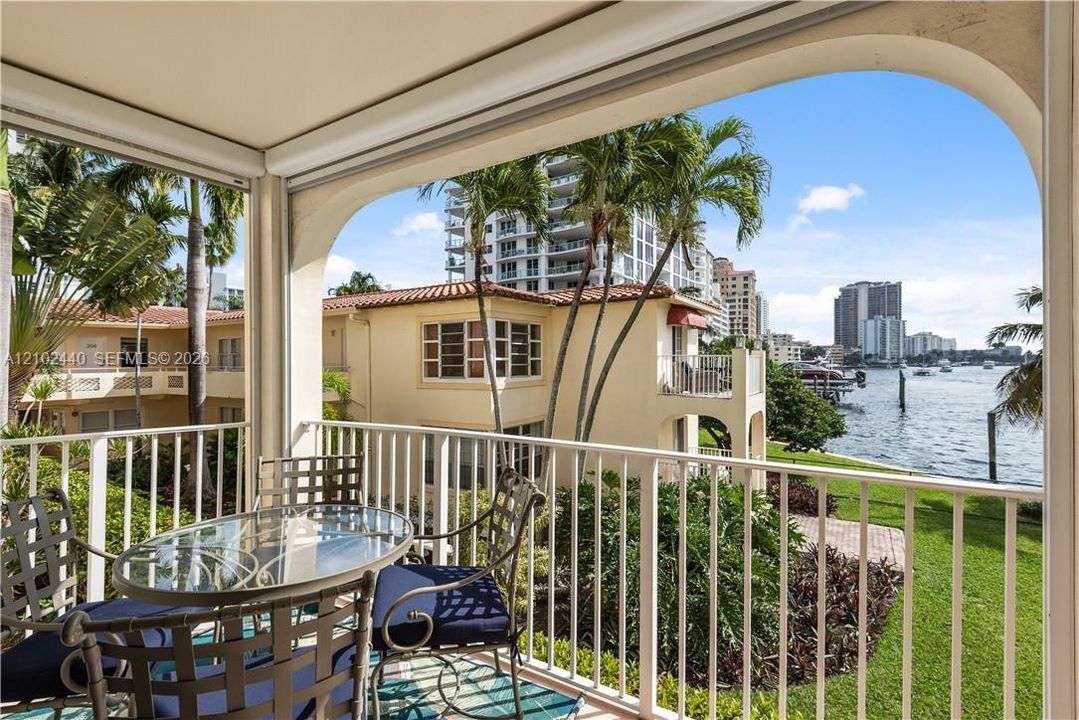 En Venta: $875,000 (2 camas, 2 baños, 946 Pies cuadrados)