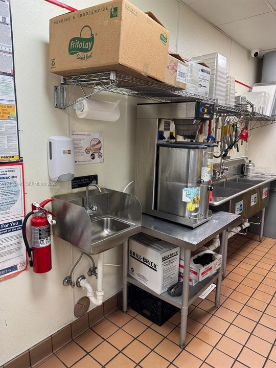 KITCHEN