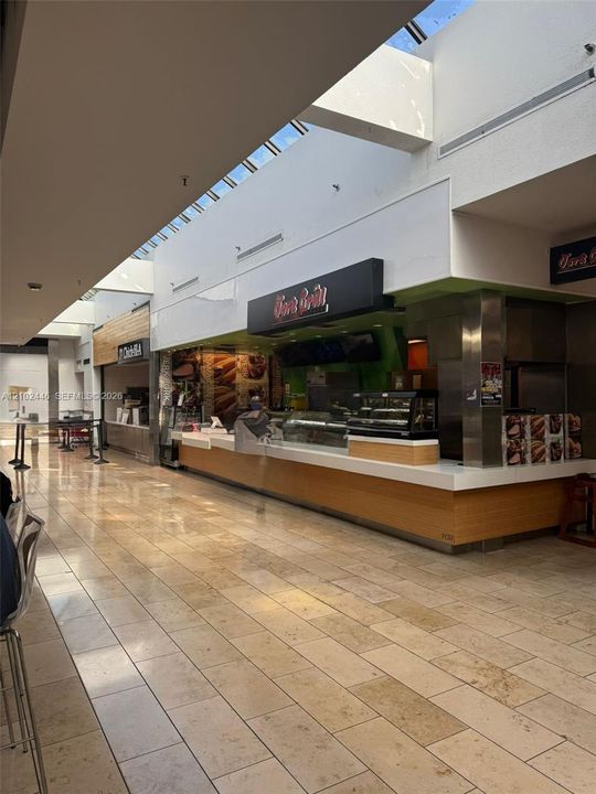 FOOD COURT