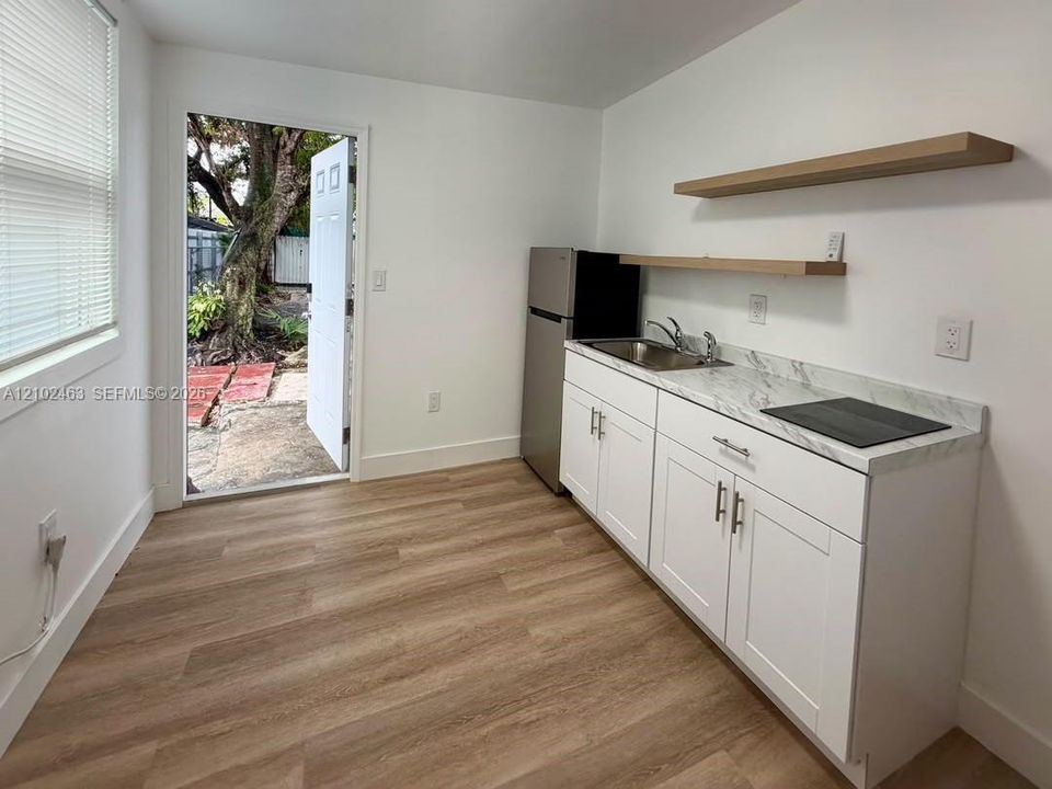 For Rent: $1,500 (0 beds, 1 baths, 400 Square Feet)