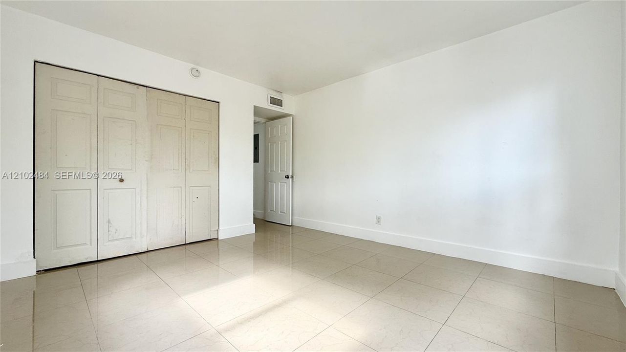 В аренду: $2,450 (3 спален, 2 ванн, 1195 Квадратных фут)