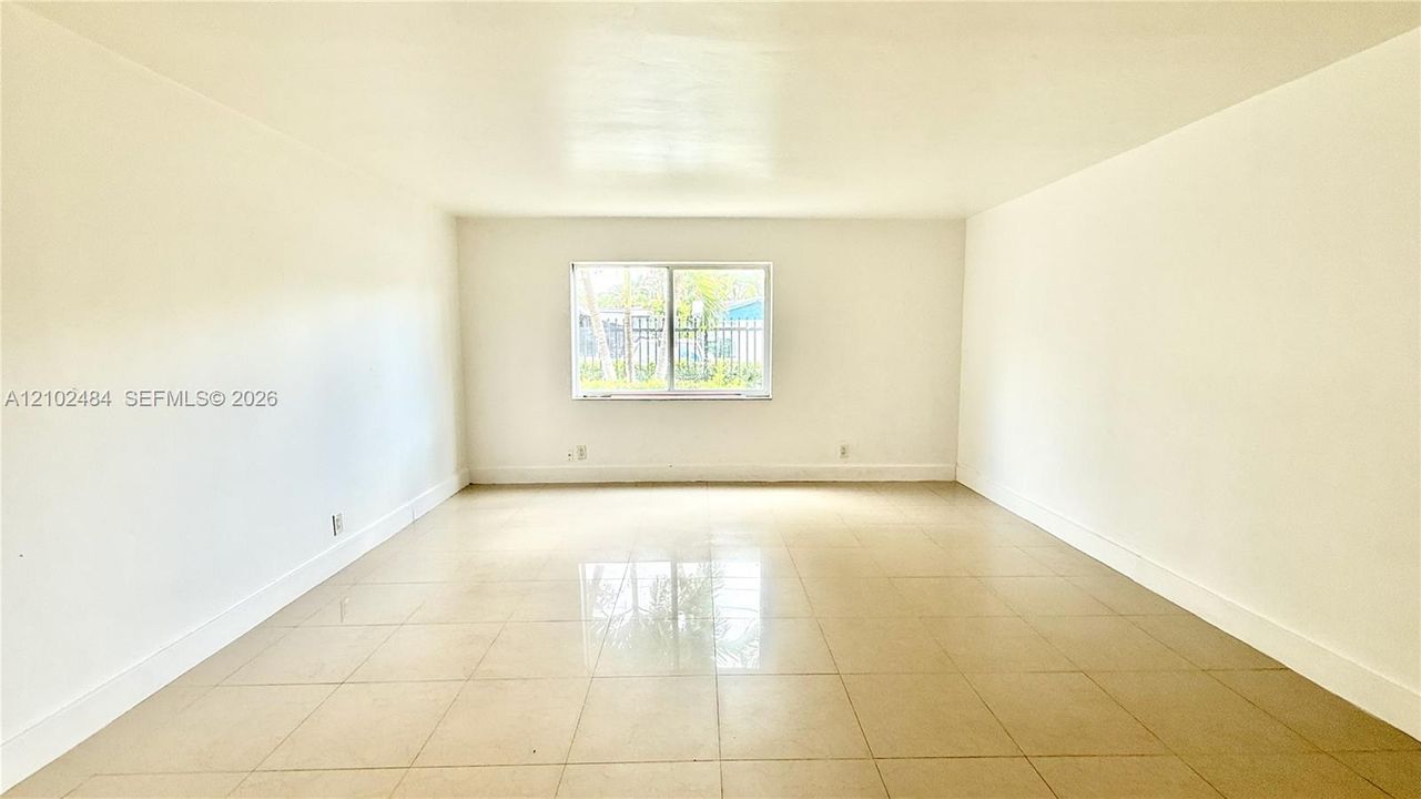В аренду: $2,450 (3 спален, 2 ванн, 1195 Квадратных фут)