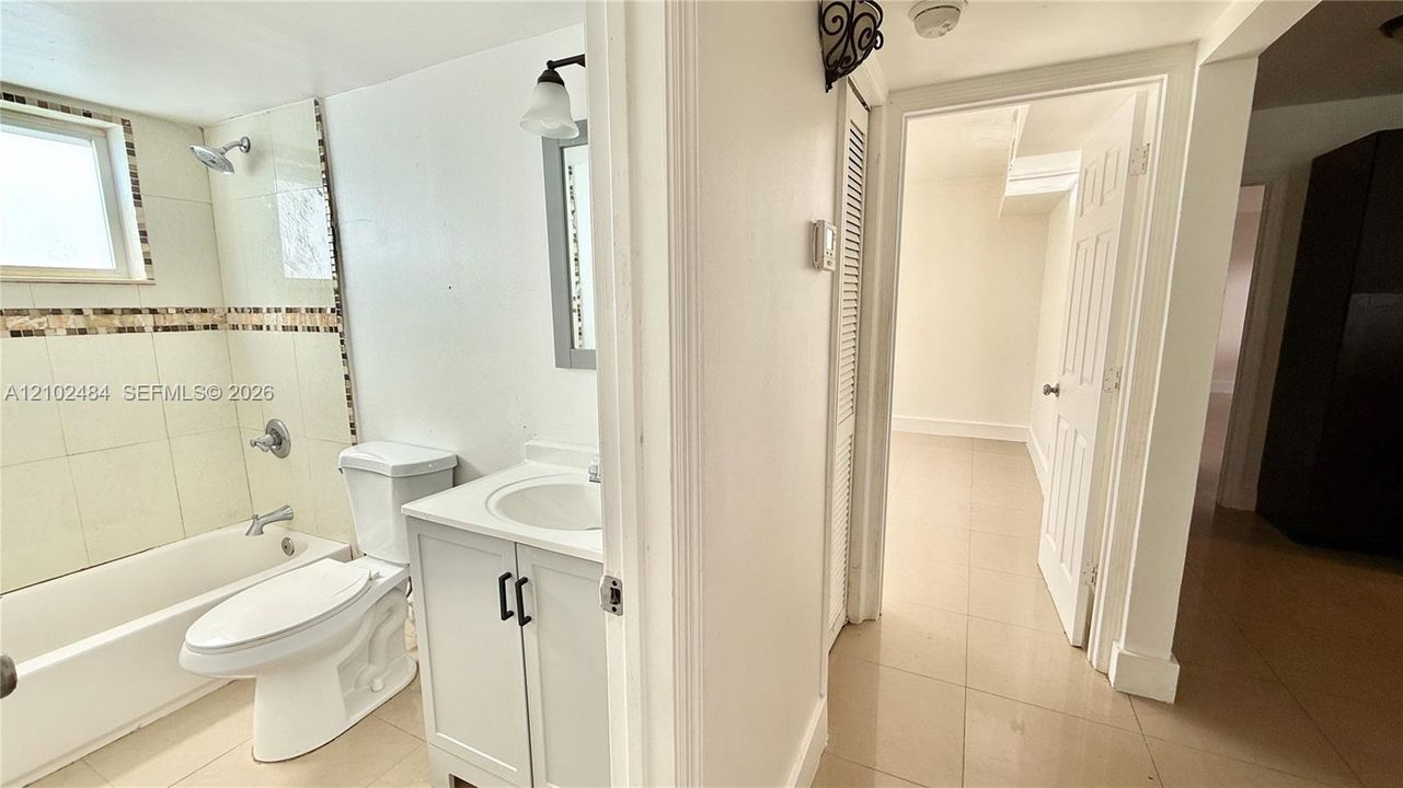 В аренду: $2,450 (3 спален, 2 ванн, 1195 Квадратных фут)