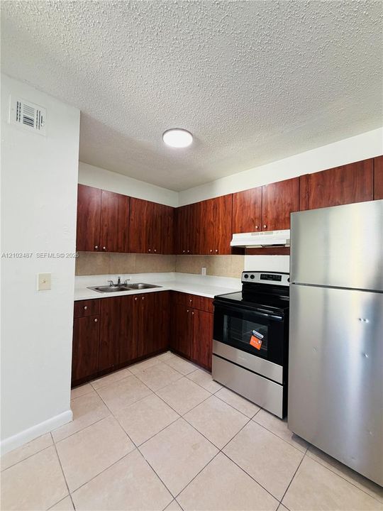 For Rent: $2,199 (3 beds, 1 baths, 0 Square Feet)