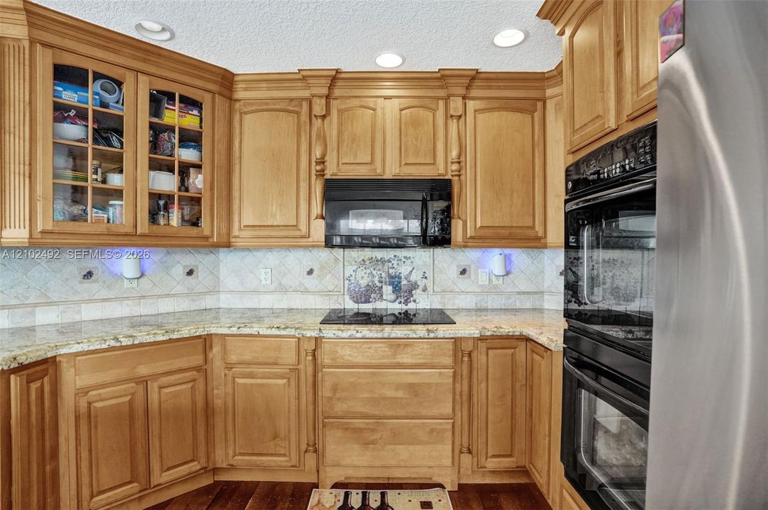 En Venta: $644,800 (4 camas, 2 baños, 2657 Pies cuadrados)