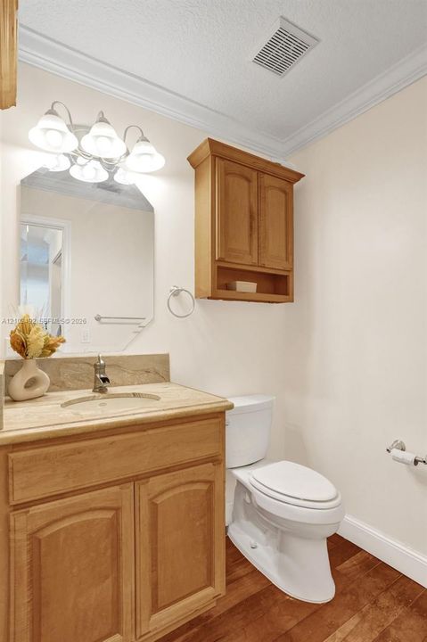 En Venta: $644,800 (4 camas, 2 baños, 2657 Pies cuadrados)