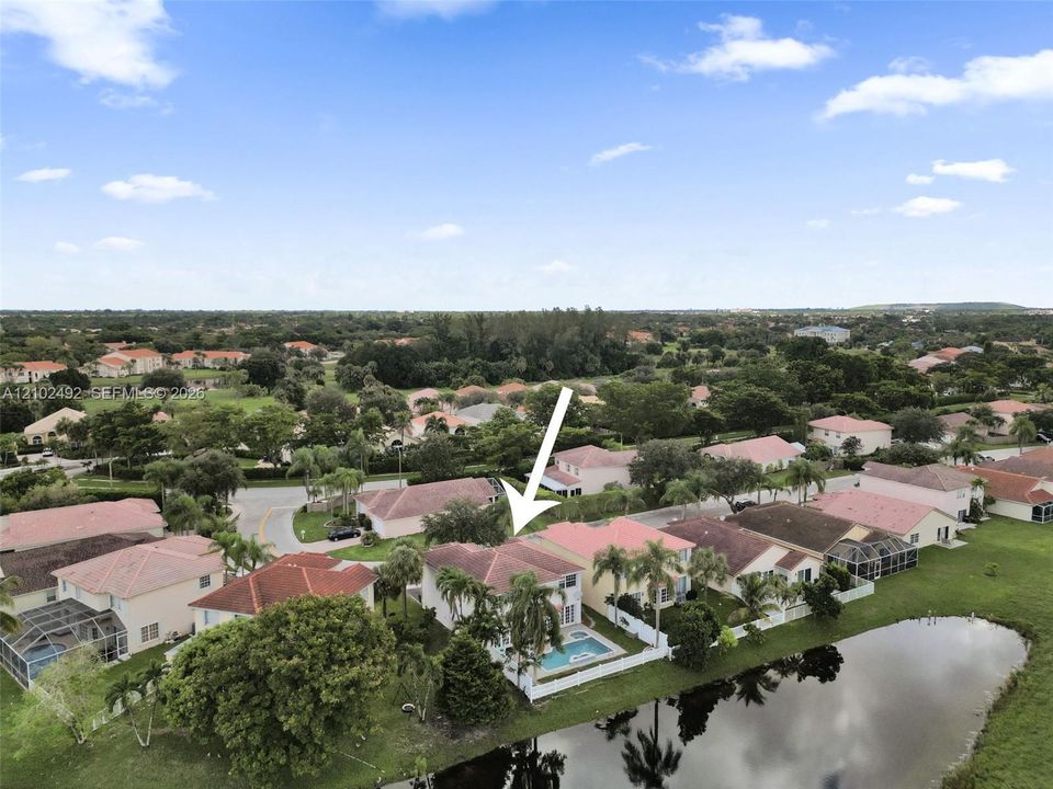 En Venta: $644,800 (4 camas, 2 baños, 2657 Pies cuadrados)