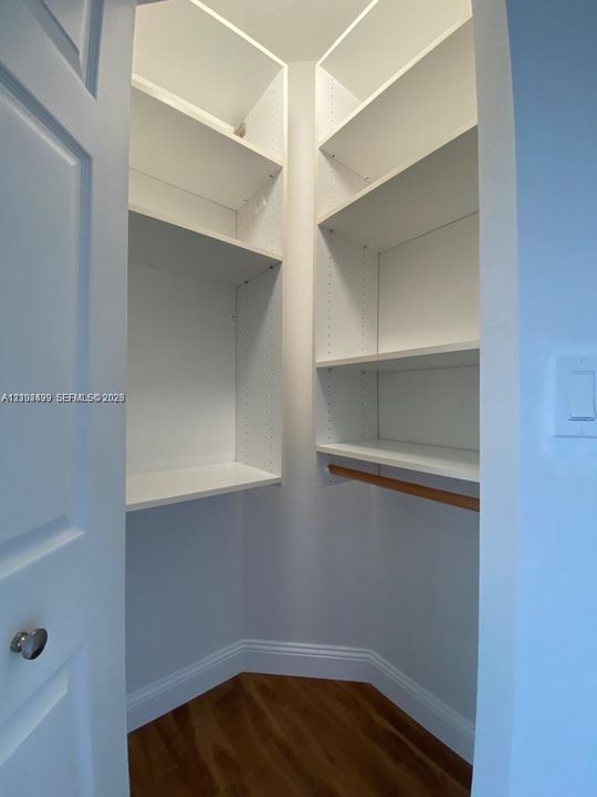 В аренду: $3,650 (3 спален, 2 ванн, 1726 Квадратных фут)
