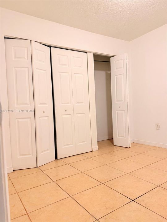 For Rent: $2,200 (2 beds, 2 baths, 916 Square Feet)
