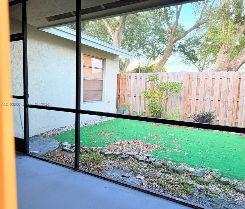 For Rent: $2,200 (2 beds, 2 baths, 916 Square Feet)