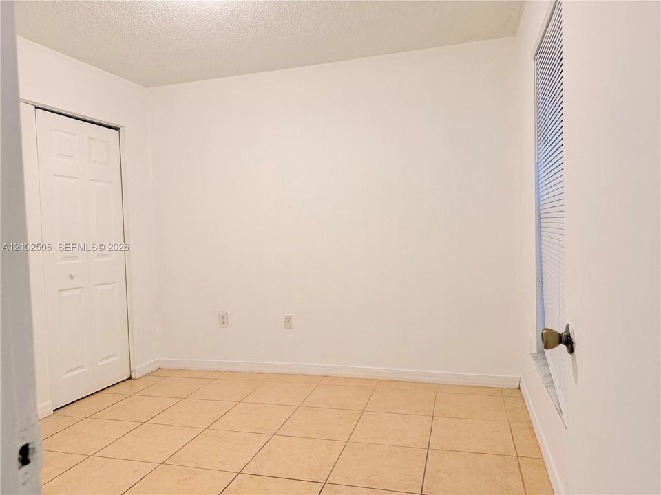 For Rent: $2,200 (2 beds, 2 baths, 916 Square Feet)