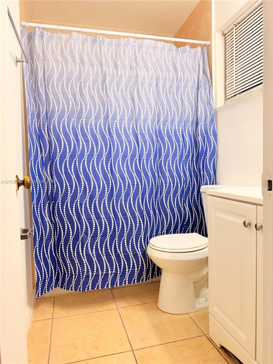For Rent: $2,200 (2 beds, 2 baths, 916 Square Feet)