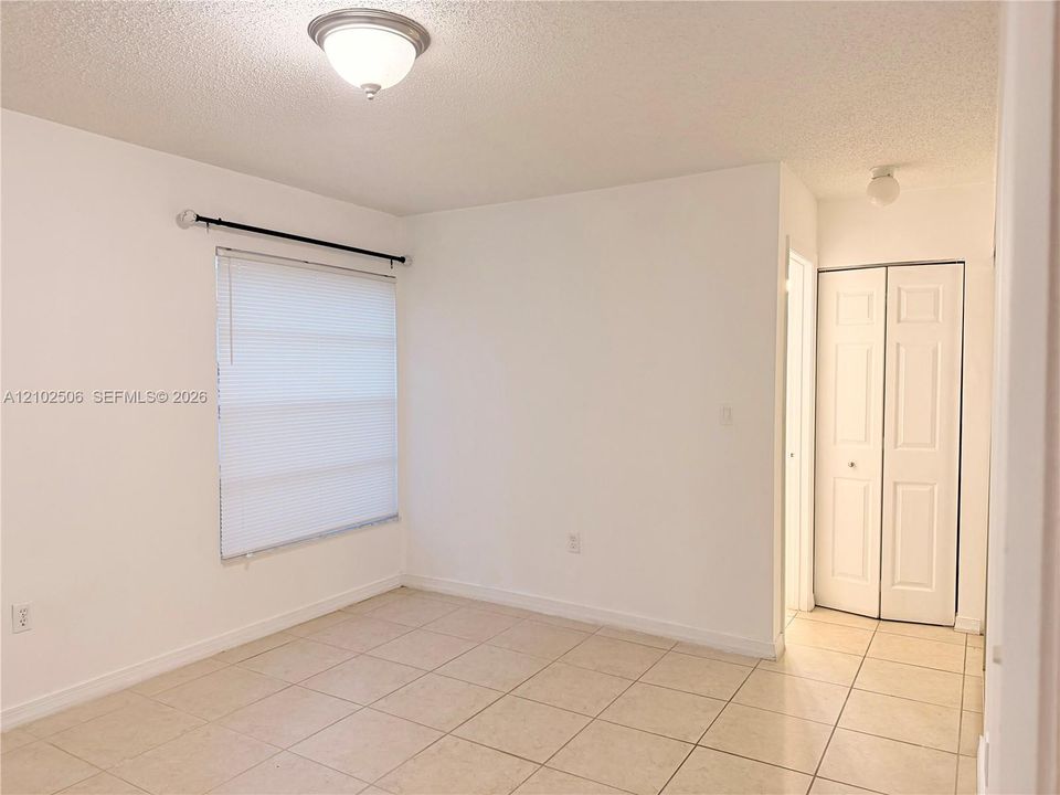For Rent: $2,200 (2 beds, 2 baths, 916 Square Feet)