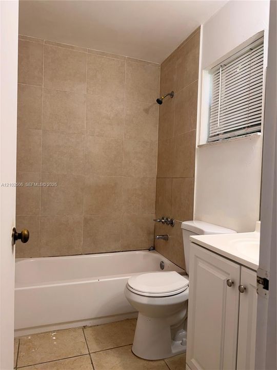For Rent: $2,200 (2 beds, 2 baths, 916 Square Feet)