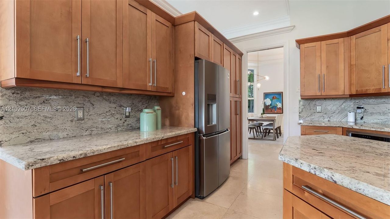 На продажу: $1,999,000 (5 спален, 4 ванн, 3919 Квадратных фут)