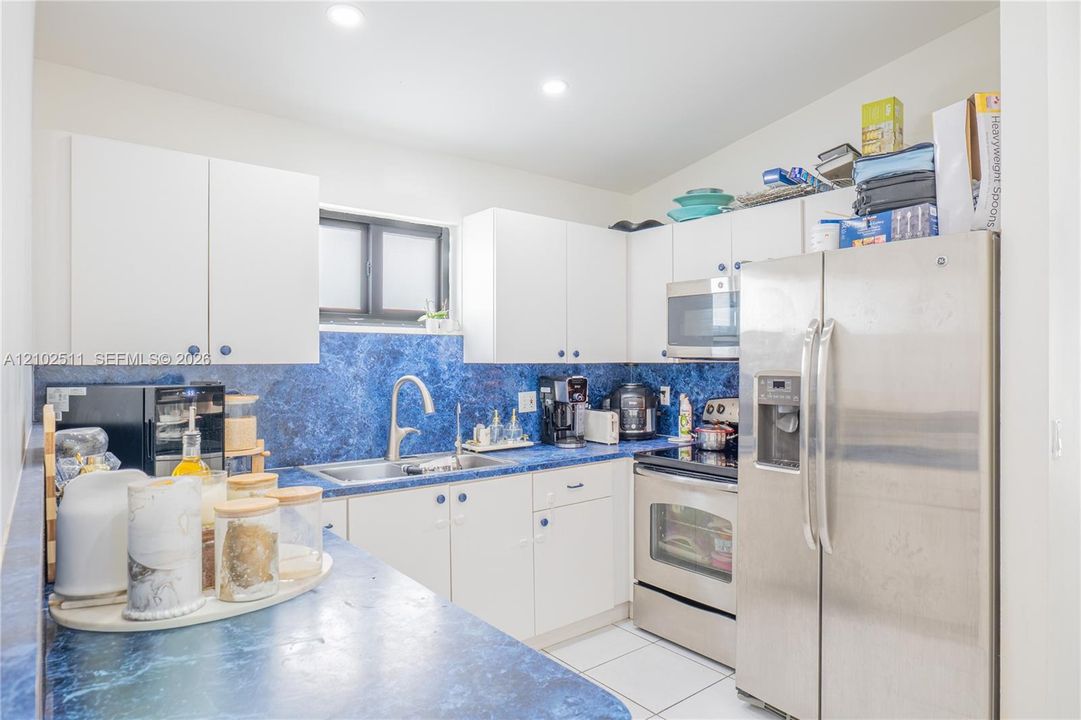 En Venta: $700,000 (3 camas, 3 baños, 1471 Pies cuadrados)