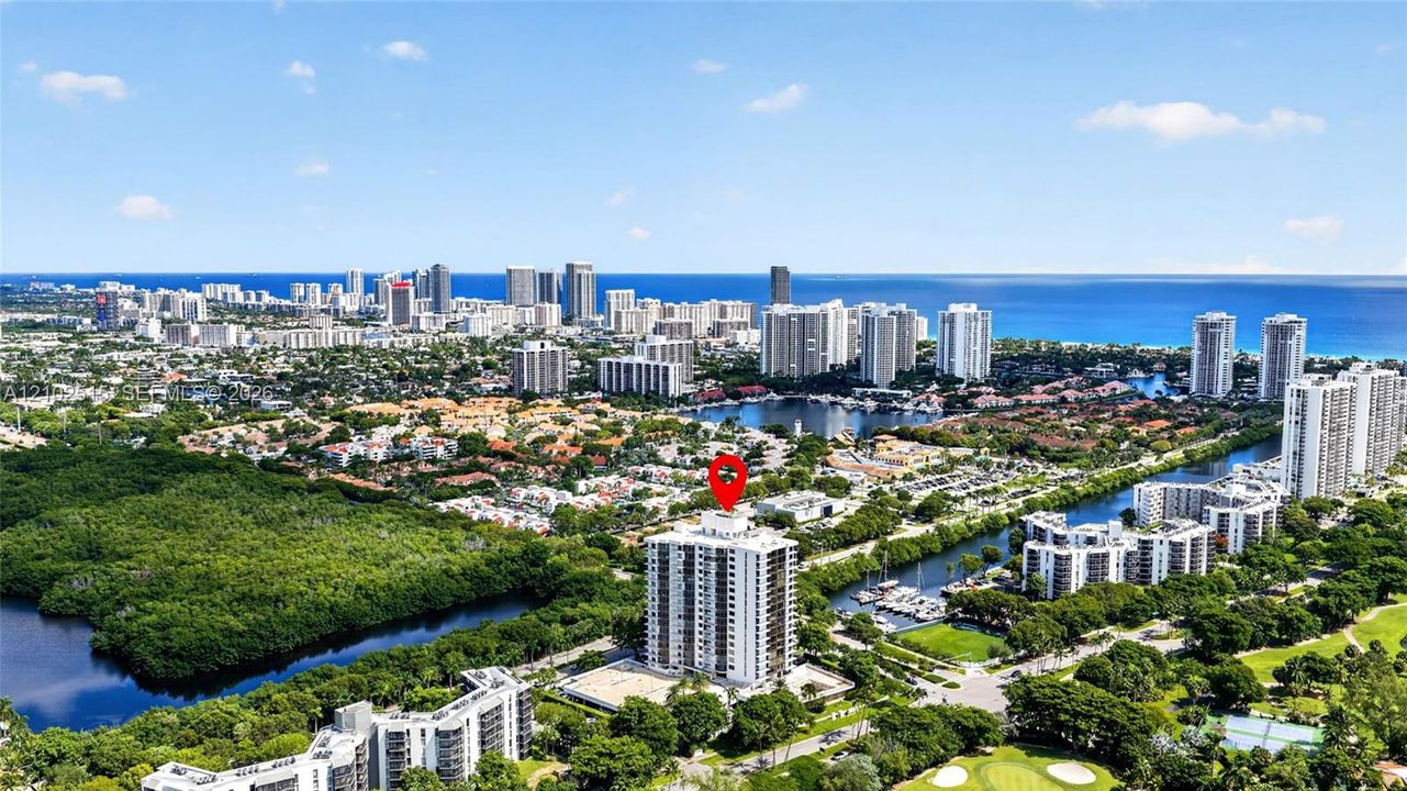 На продажу: $310,000 (2 спален, 2 ванн, 1308 Квадратных фут)