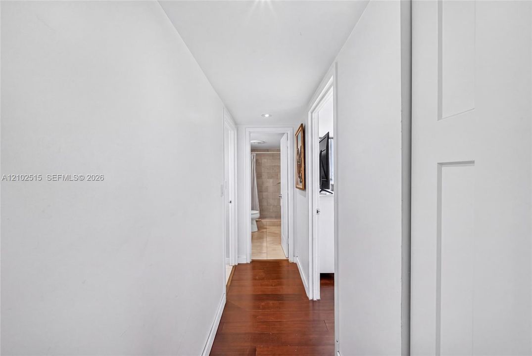 На продажу: $310,000 (2 спален, 2 ванн, 1308 Квадратных фут)