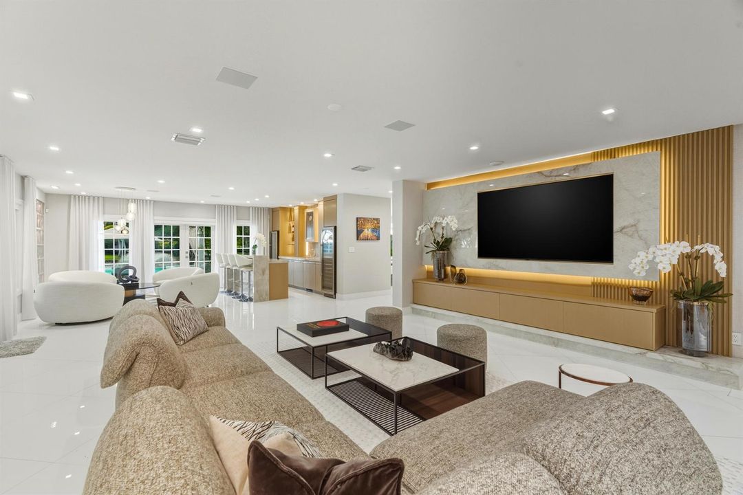 13920 Stirling Family Room-7