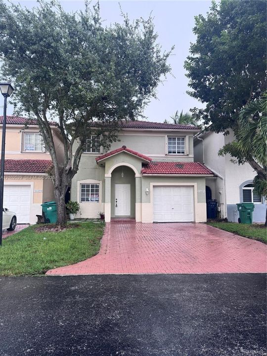 For Rent: $3,100 (3 beds, 2 baths, 1624 Square Feet)