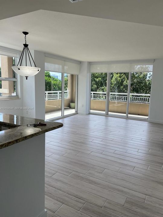 В аренду: $3,245 (2 спален, 2 ванн, 1245 Квадратных фут)