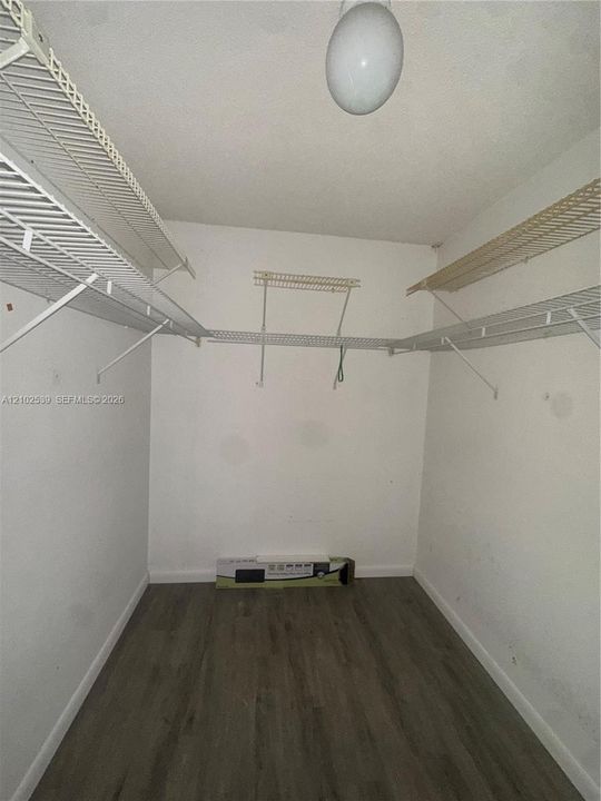 En Venta: $299,900 (3 camas, 2 baños, 1830 Pies cuadrados)