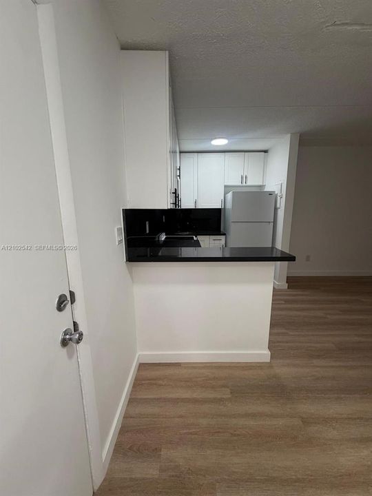 В аренду: $1,545 (1 спален, 1 ванн, 3296 Квадратных фут)